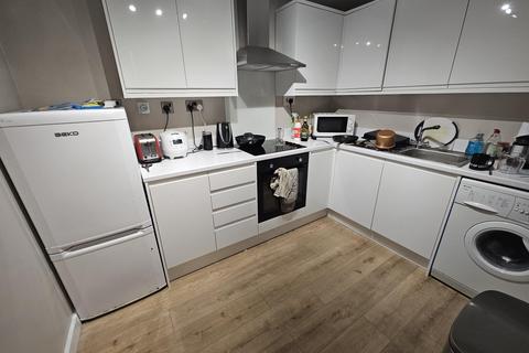 1 bedroom house to rent, Moorland Road, Leeds