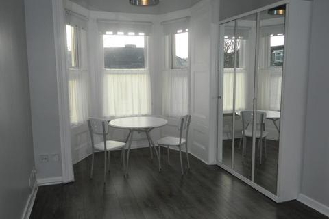 Studio to rent, West Hill Road, Bournemouth