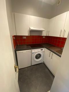 Studio to rent, West Hill Road, Bournemouth