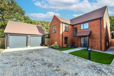 5 bedroom detached house for sale, Woodhouse Gardens, New Milton, Hampshire, BH25