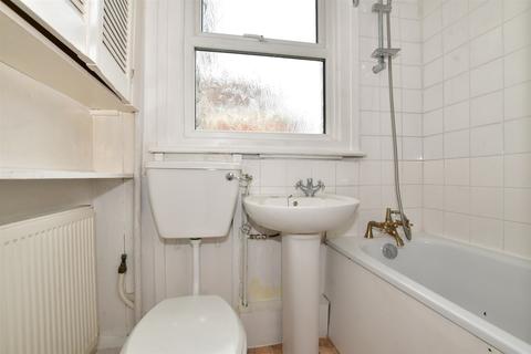 43d Eaton Road, Sutton, SM2 5ED