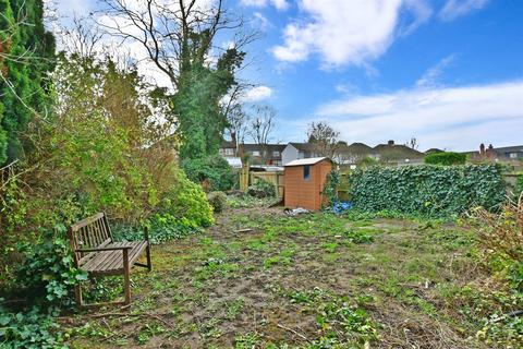43d Eaton Road, Sutton, SM2 5ED