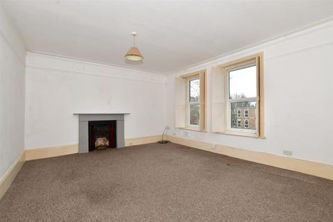 43d Eaton Road, Sutton, SM2 5ED