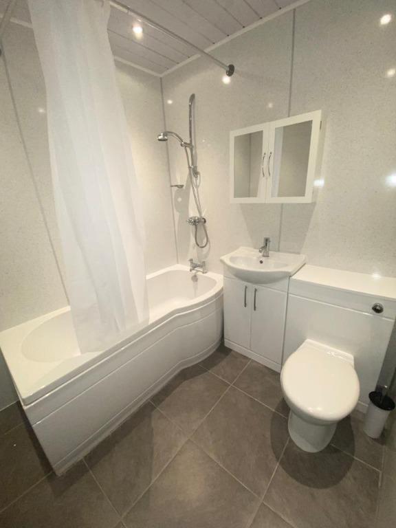 Cromwell Road, Burntisland, Fife, KY3 2 bed flat £650 pcm (£150 pw)