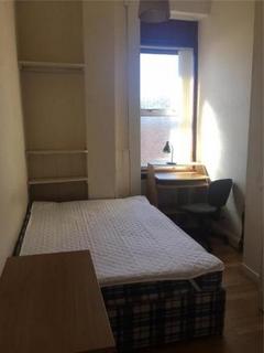3 bedroom flat to rent, Otago Street, Glasgow G12