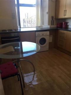 3 bedroom flat to rent, Otago Street, Glasgow G12