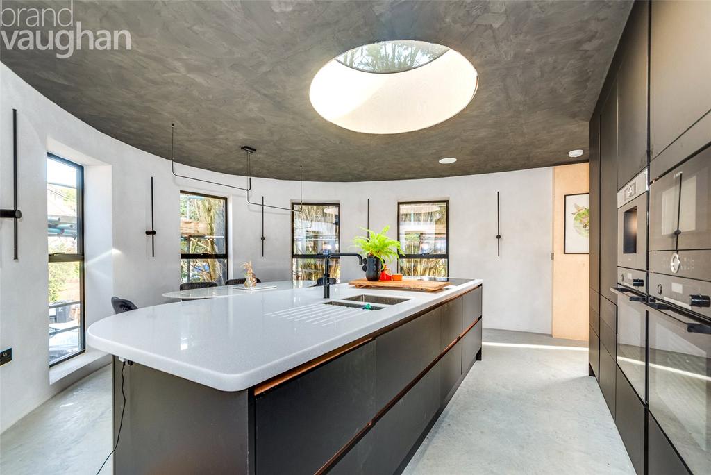 Picture No. 02