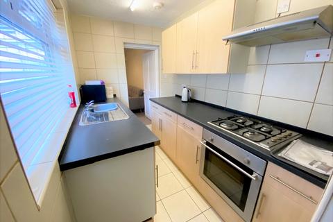 3 bedroom terraced house to rent - Newlands Street, Stoke-on-Trent, ST4