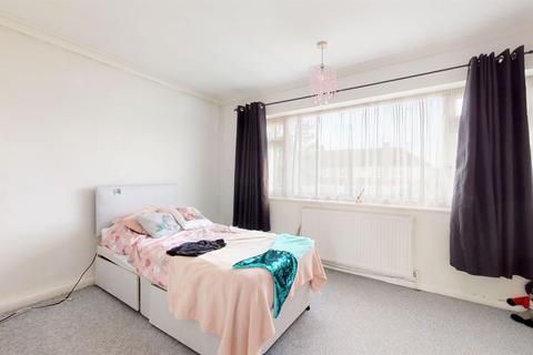 54 Stifford Road, Aveley, South Ockendon, RM15 4AA