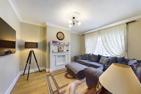 3 bedroom semi-detached house to rent, Pinner Road, Northwood, HA6