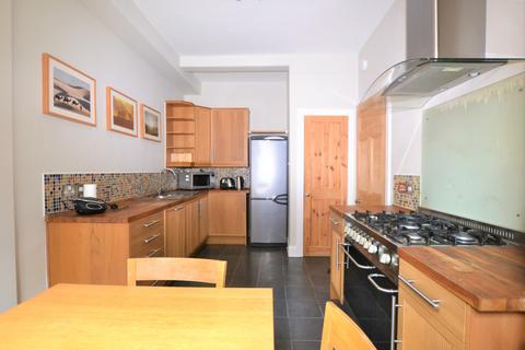 2 bedroom flat to rent, Dundee Terrace, Edinburgh, EH11