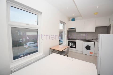 1 bedroom flat to rent, Studio   Crownfield Road    (Stratford), London, E15