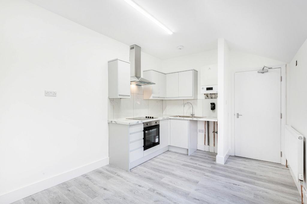 High Street Wanstead, E11 1 bed flat - £1,300 pcm (£300 pw)