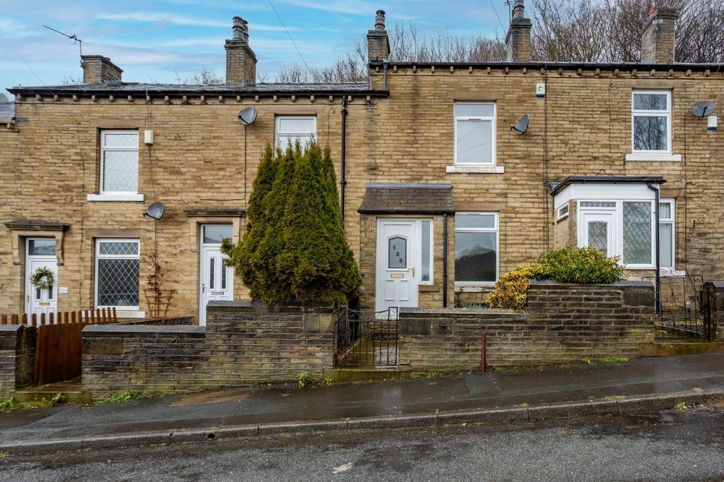 Bracken Road, Brighouse, HD6 4BQ 2 bed end of terrace house £150,000
