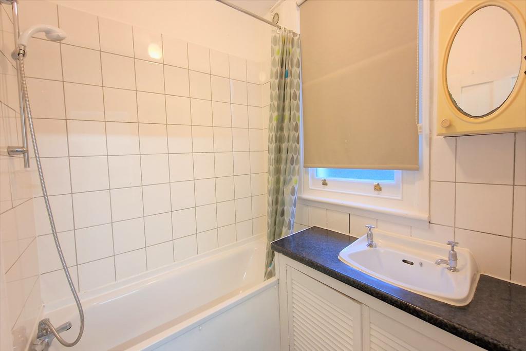 Windsor Road, E7 2 bed terraced house £1,775 pcm (£410 pw)