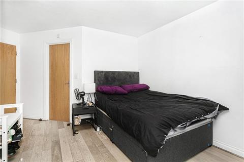 2 bedroom apartment for sale - International Way, Sunbury-on-Thames, Surrey, TW16