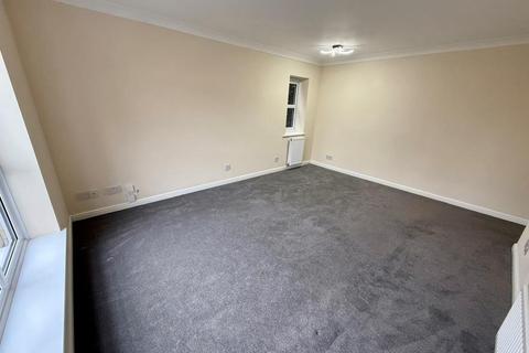 2 bedroom flat to rent, Old Bracknell Lane East,  Bracknell,  RG12