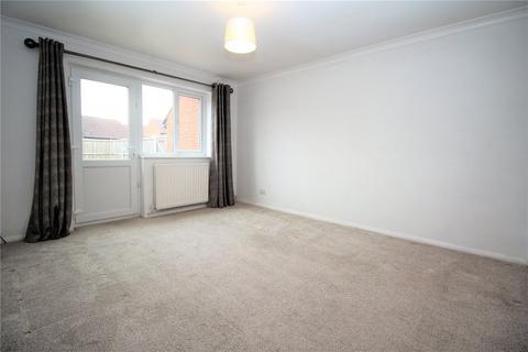 2 bedroom end of terrace house to rent, Porchester Road, CM12