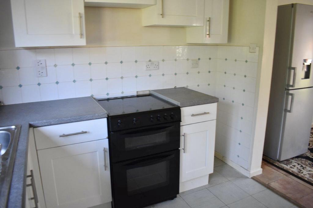 Shalbourne Close, Hungerford RG17 2 bed terraced house £279,950