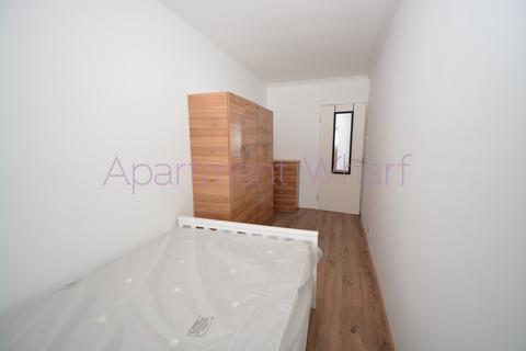 1 bedroom in a flat share to rent - Bowsprit Point  Westferry Road    (Canary Wharf), London, E14