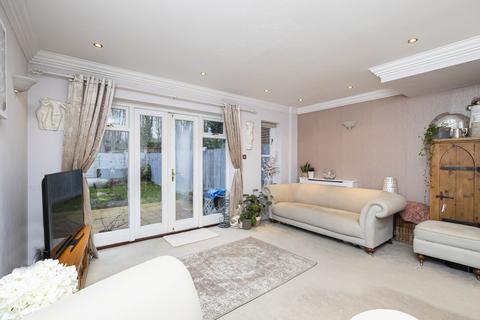 12 Regents Place, Loughton, IG10 4PP
