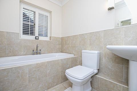 12 Regents Place, Loughton, IG10 4PP