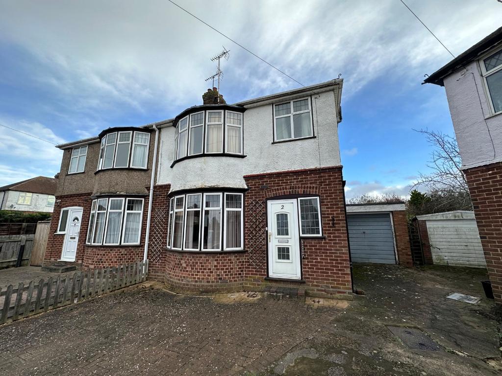 Warden Hill Gardens, Luton 3 bed semidetached house £325,000