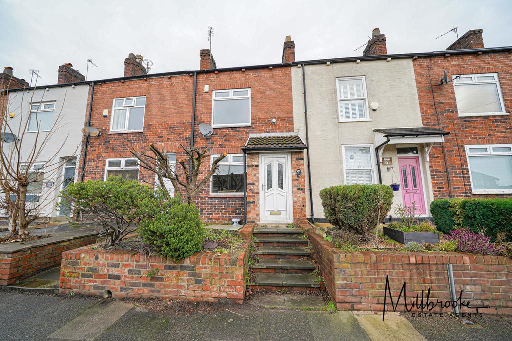 Chaddock Lane, Boothstown... 2 bed terraced house £800 pcm (£185 pw)