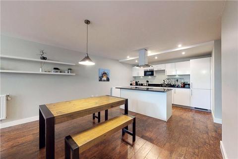 3 bedroom apartment for sale, Roseberry Place, London, E8