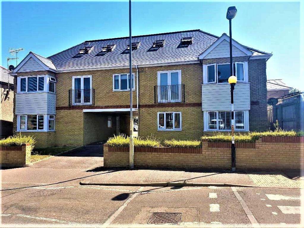 Mill Hill, Deal, Kent, CT14 2 bed flat £775 pcm (£179 pw)