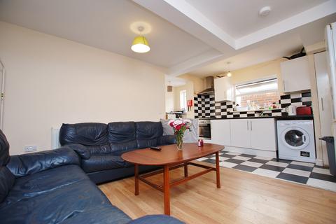 5 bedroom semi-detached house to rent, Aldershot Road, Guildford, Surrey, GU2