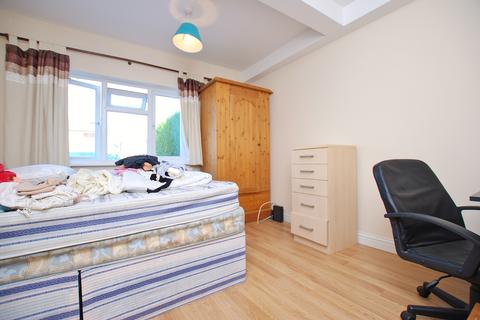 5 bedroom semi-detached house to rent, Aldershot Road, Guildford, Surrey, GU2
