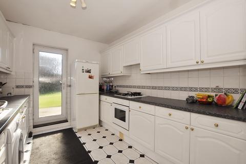 3 bedroom apartment to rent, Aldershot Road, Guildford, Surrey, GU2