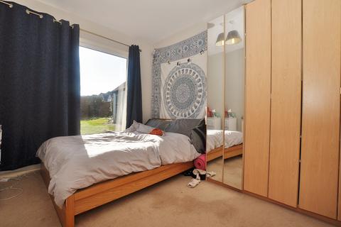 3 bedroom apartment to rent, Aldershot Road, Guildford, Surrey, GU2