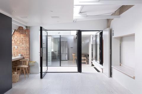 undefined, Vernon Yard, Notting Hill, W11