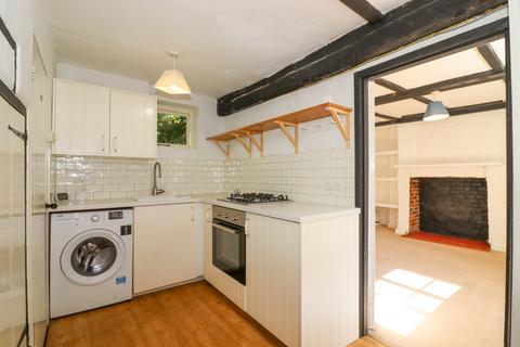 1 bedroom cottage to rent, Bay Tree Yard, West Street, Alresford