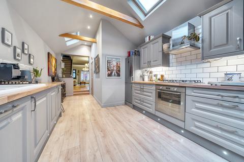 2 Beech Road, Weybridge, KT13 9QF