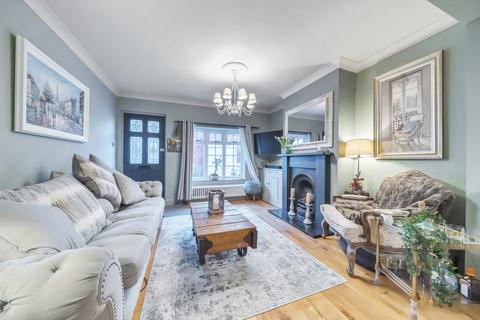 2 Beech Road, Weybridge, KT13 9QF