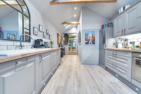2 Beech Road, Weybridge, KT13 9QF