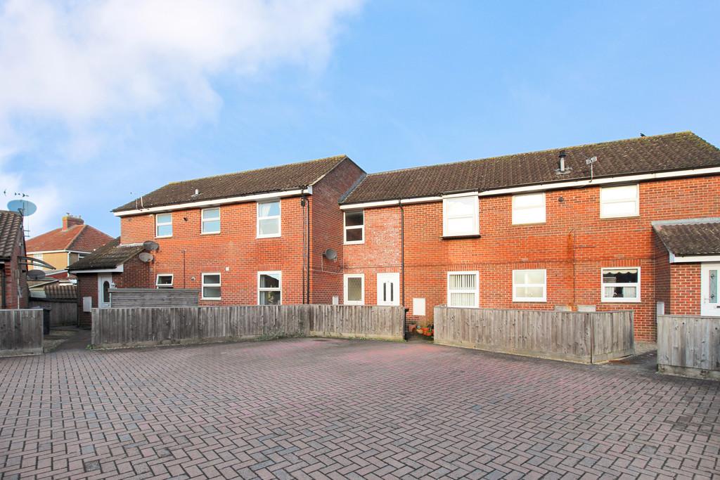 Merlin Court, Westbury 2 bed apartment for sale £135,000