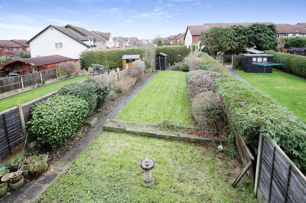 Royal Meadow Drive, Atherstone 3 bed terraced house £179,995