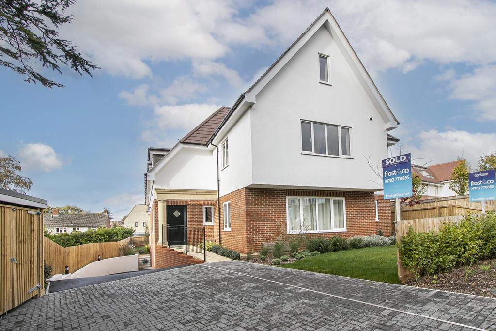Springfield Road, Ashley Cross 2 bed apartment £1,300 pcm (£300 pw)