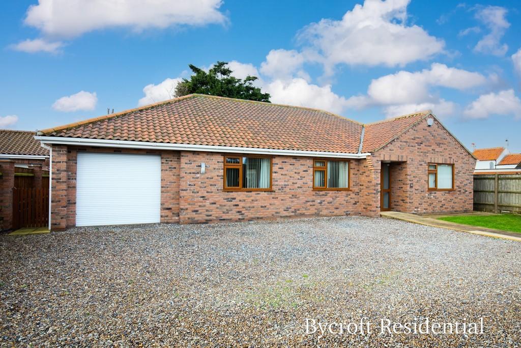 Beach Road, Scratby 3 bed detached bungalow for sale £395,000