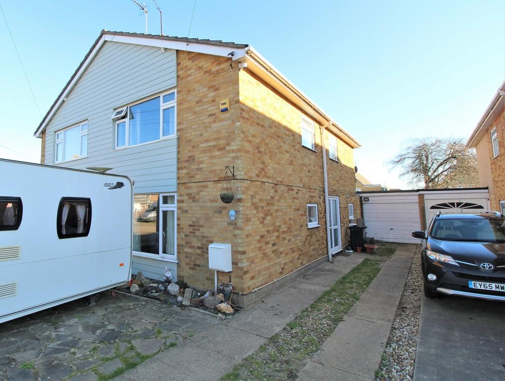 Cox Road, Alresford, Colchester CO7 8EJ 3 bed semidetached house £