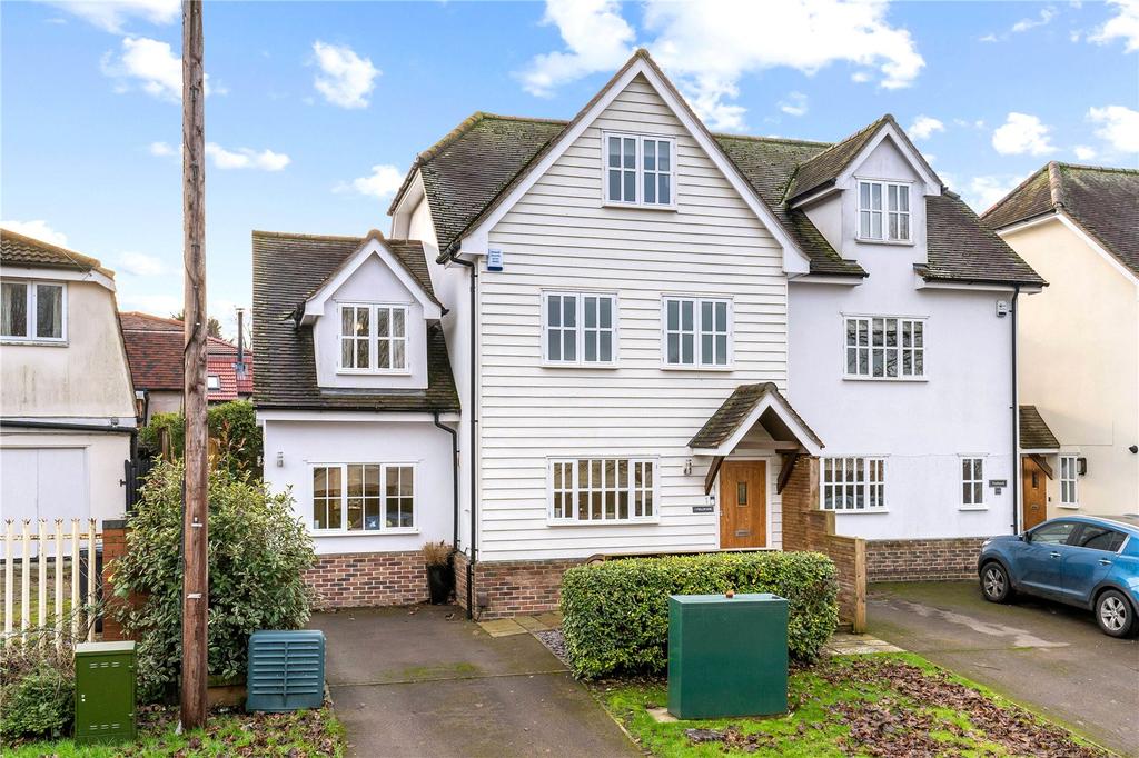 Birdbush Avenue, Saffron Walden, Essex, CB11 3 bed semidetached house