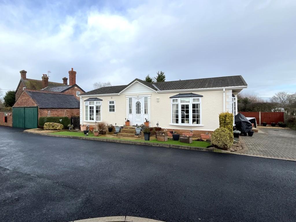 Kinderton Park, Cledford Lane 2 bed park home for sale £155,000
