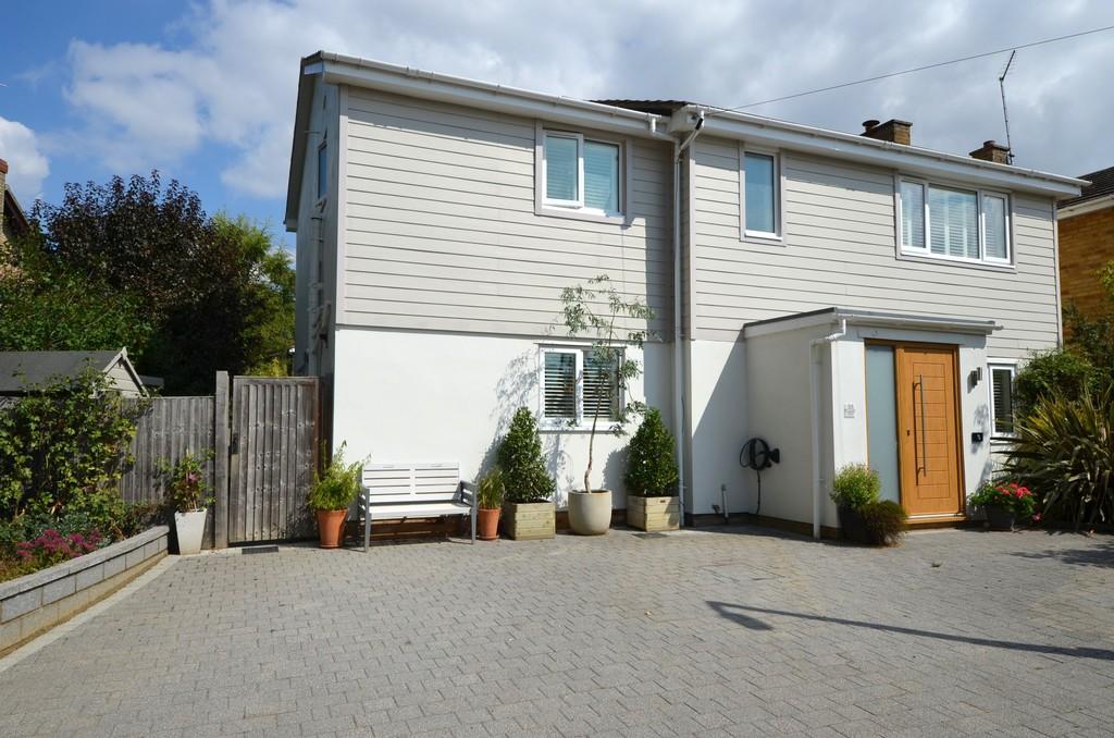 Lambert Cross, Saffron Walden 4 bed detached house for sale £750,000