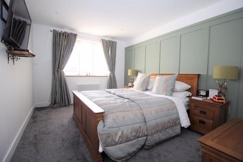 14 Waters Edge, Hedge End, Southampton, SO30 4AE