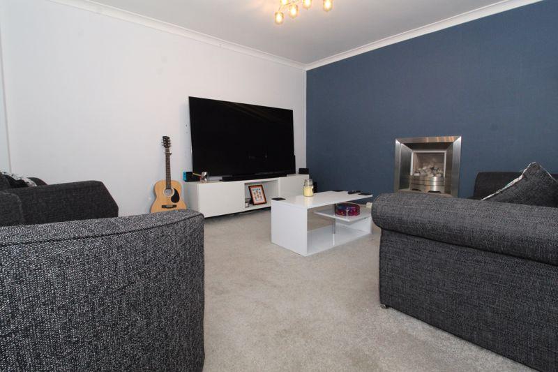 Simmonds Road, Bloxwich, Walsall, WS3 3PU 4 bed property for sale £