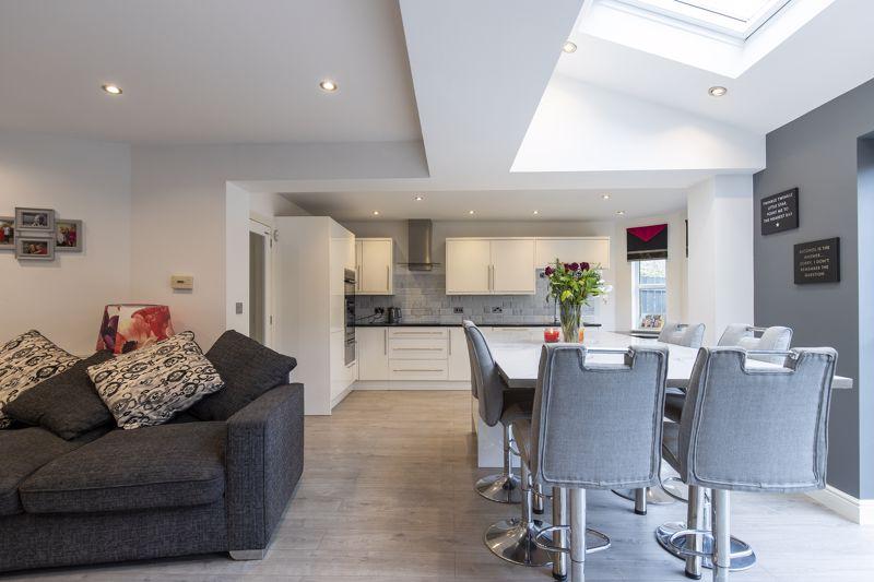 Kitchen / Living...